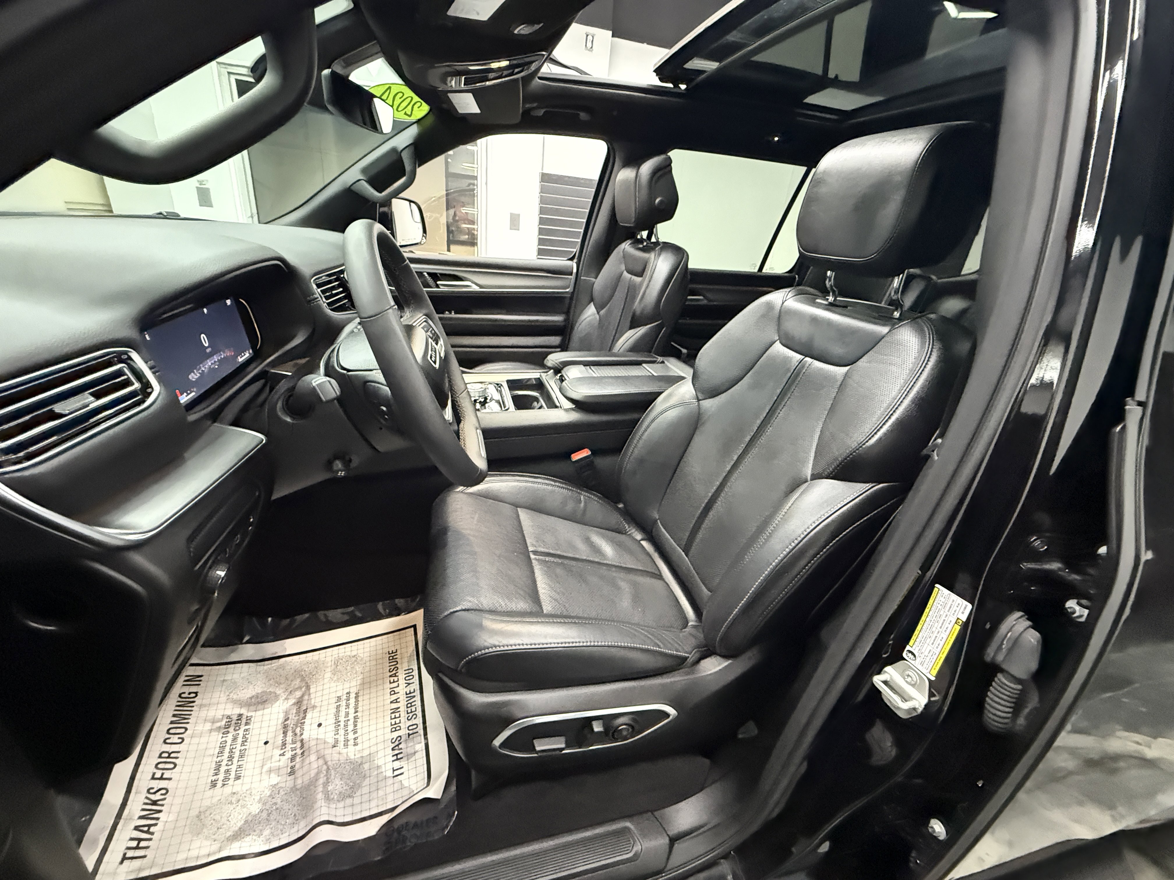 Used 2024 Jeep Wagoneer Series II image 13