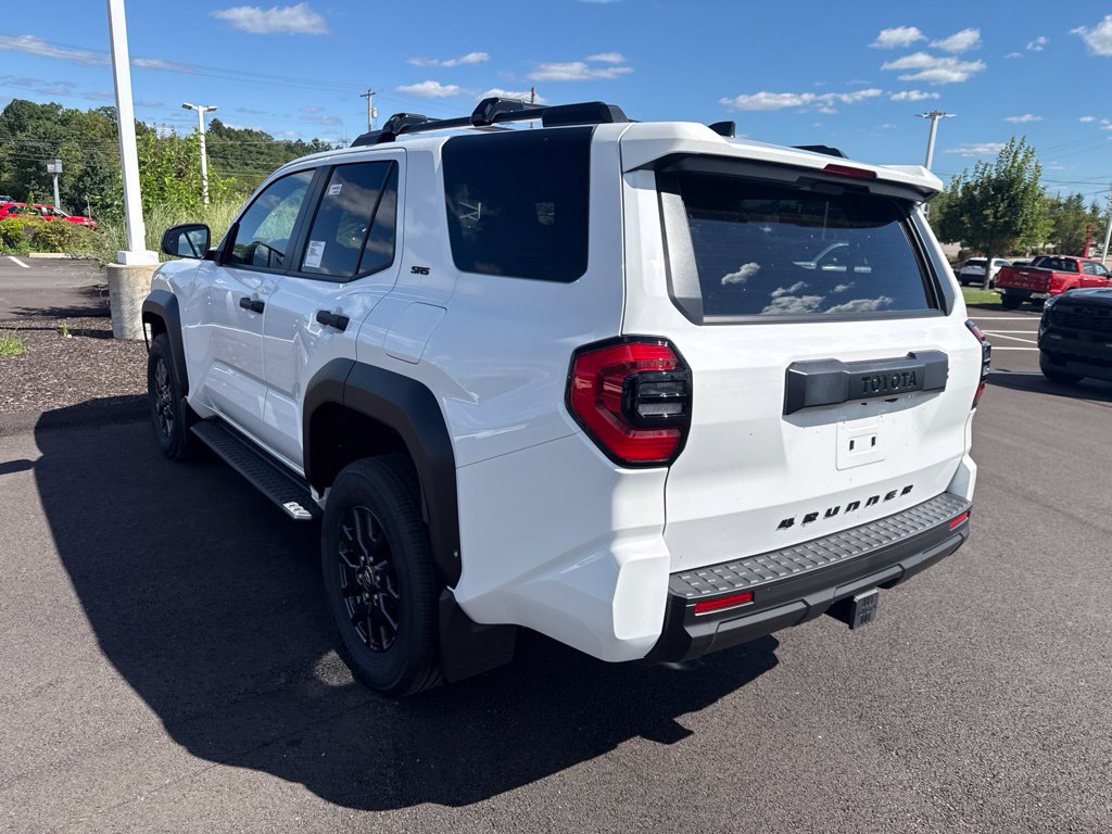 New 2026 Toyota 4Runner SR5 AWD/4WD image 12