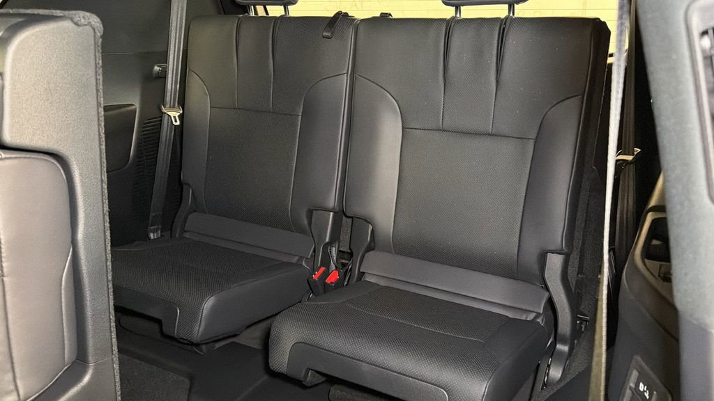 New 2026 Lexus LX 600 4WD w/ Luxury Package image 31