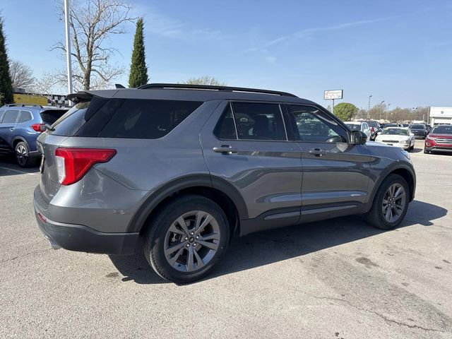 Used 2022 Ford Explorer XLT w/ Equipment Group 202A image 2