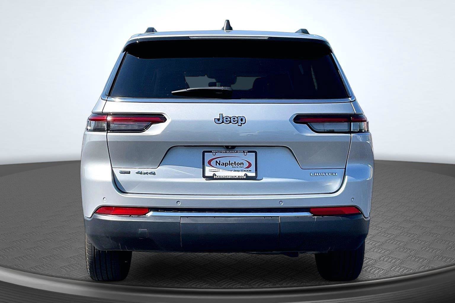 Used 2023 Jeep Grand Cherokee L Limited AWD/4WD image 4