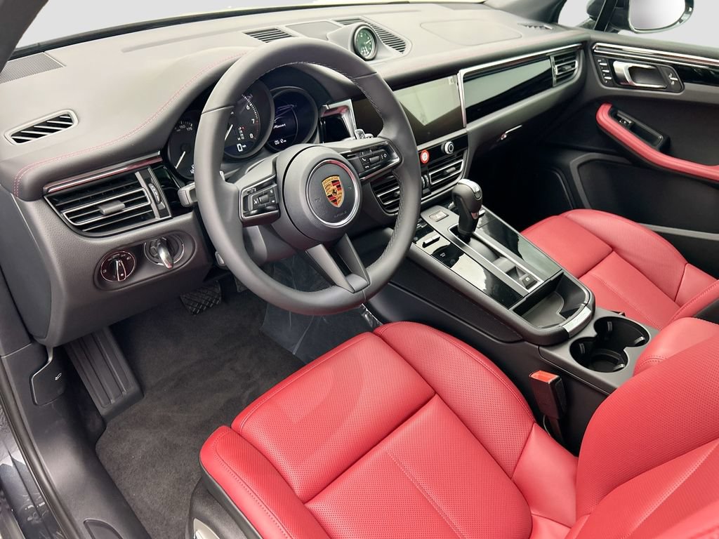 Used 2026 Porsche Macan AWD/4WD image 4