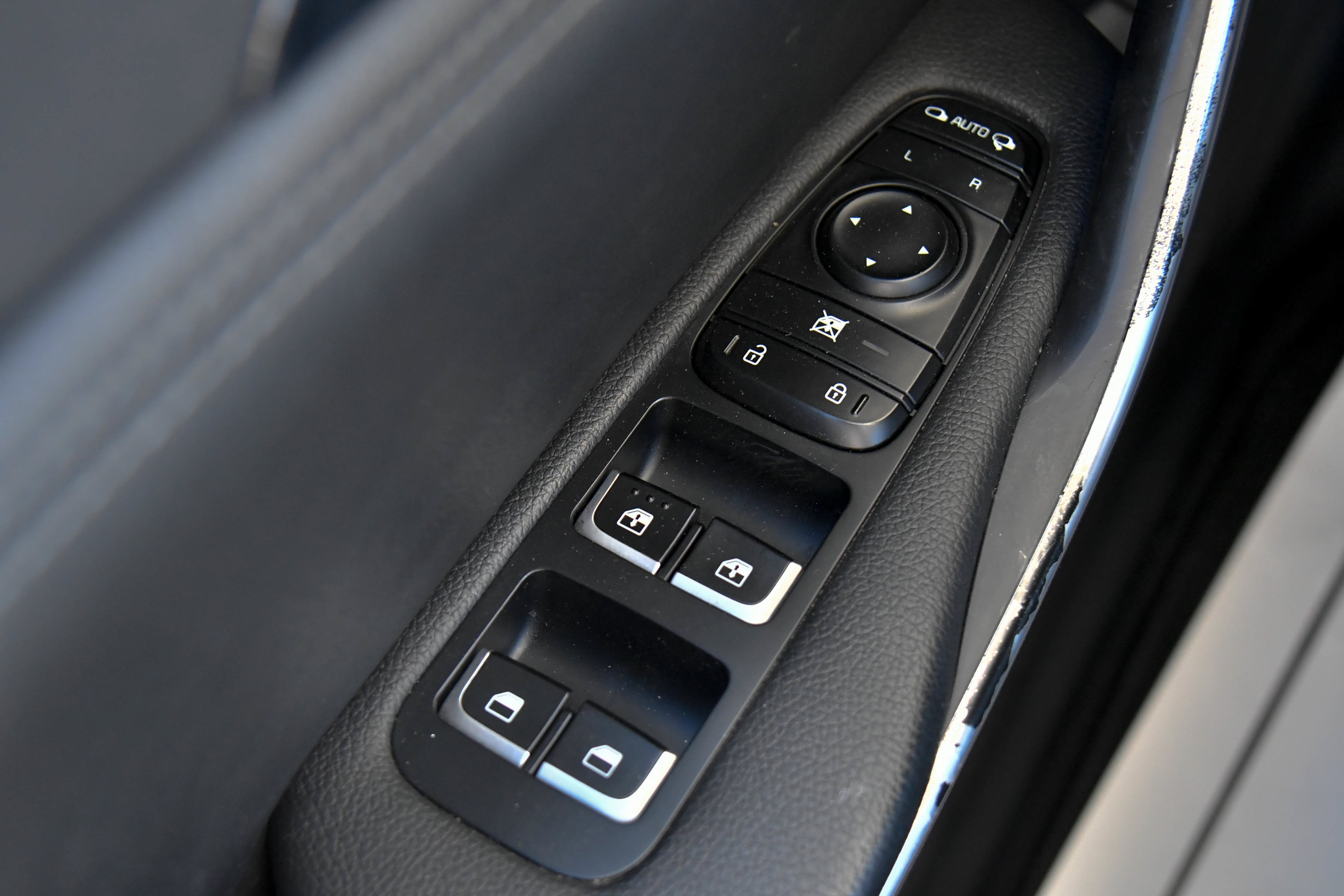 Used 2019 Kia Stinger RWD image 35