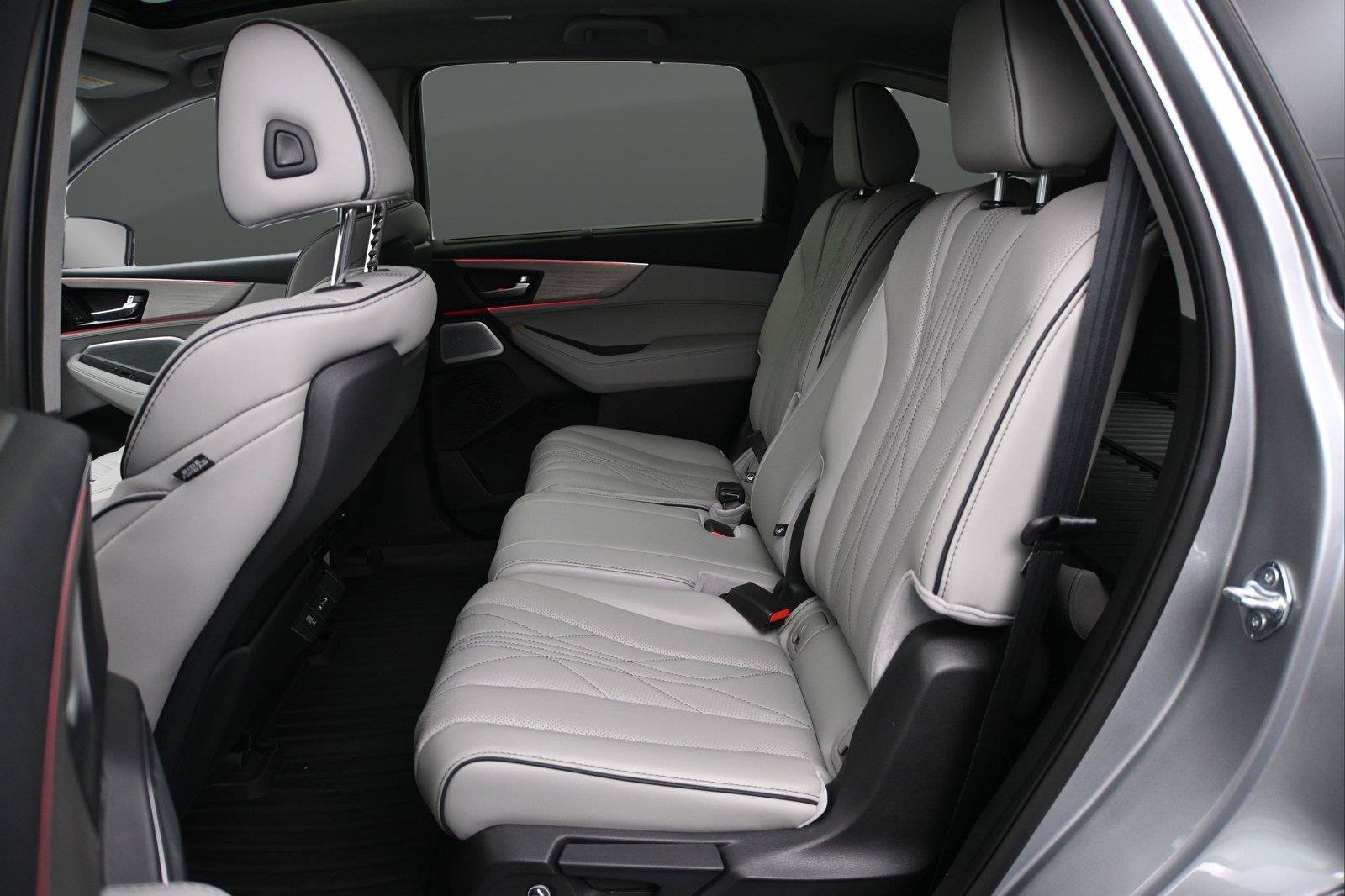 Certified 2025 Acura MDX w/ Advance Package AWD/4WD image 10