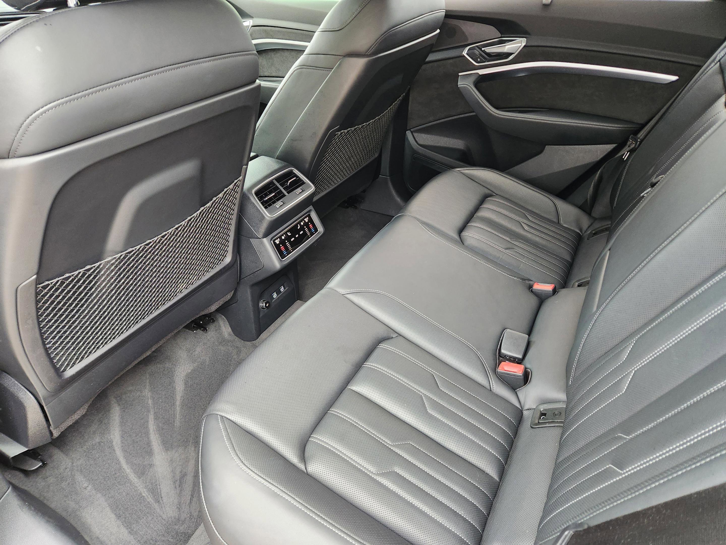 Used 2019 Audi e-tron Prestige w/ Prestige Package image 26