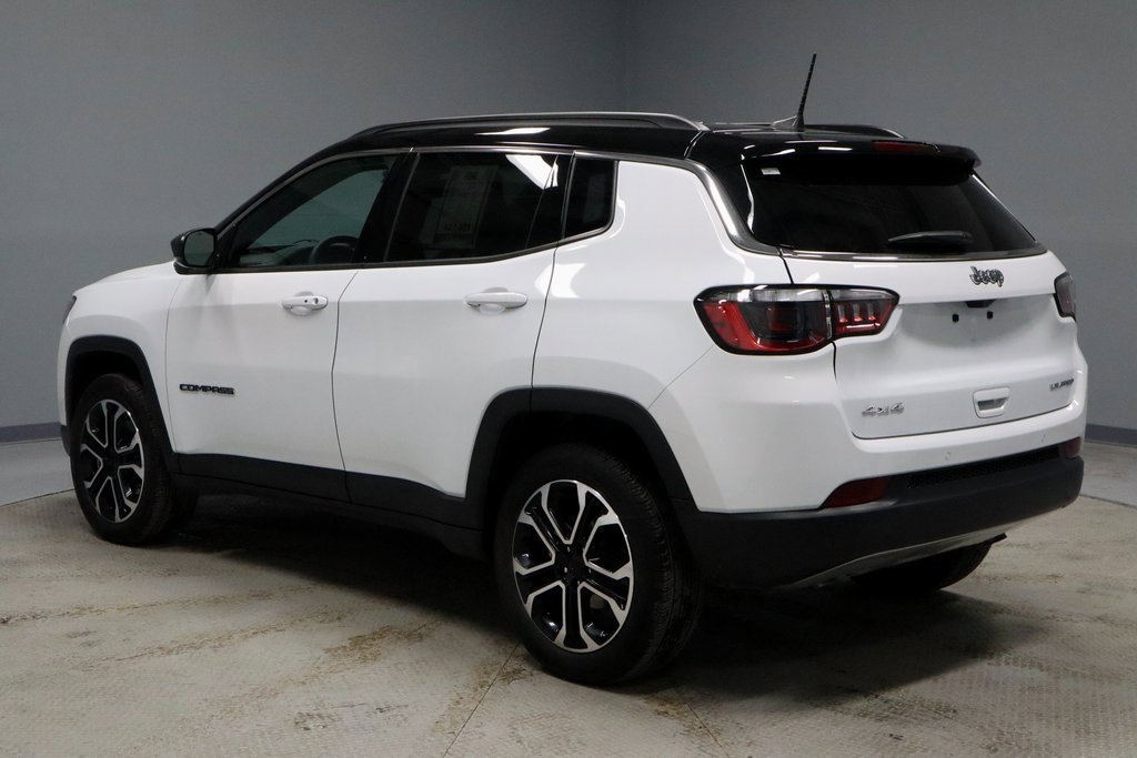 Used 2024 Jeep Compass Limited image 9