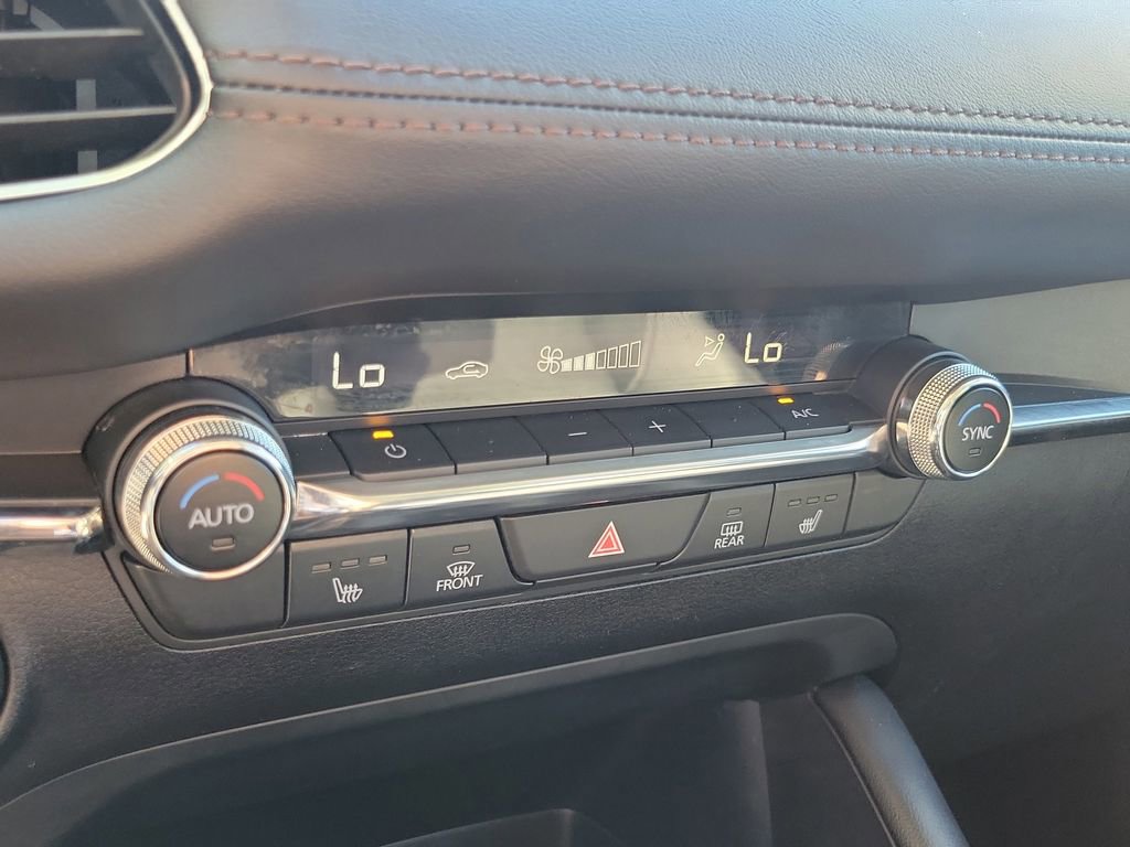 Used 2022 MAZDA MAZDA3 s image 27