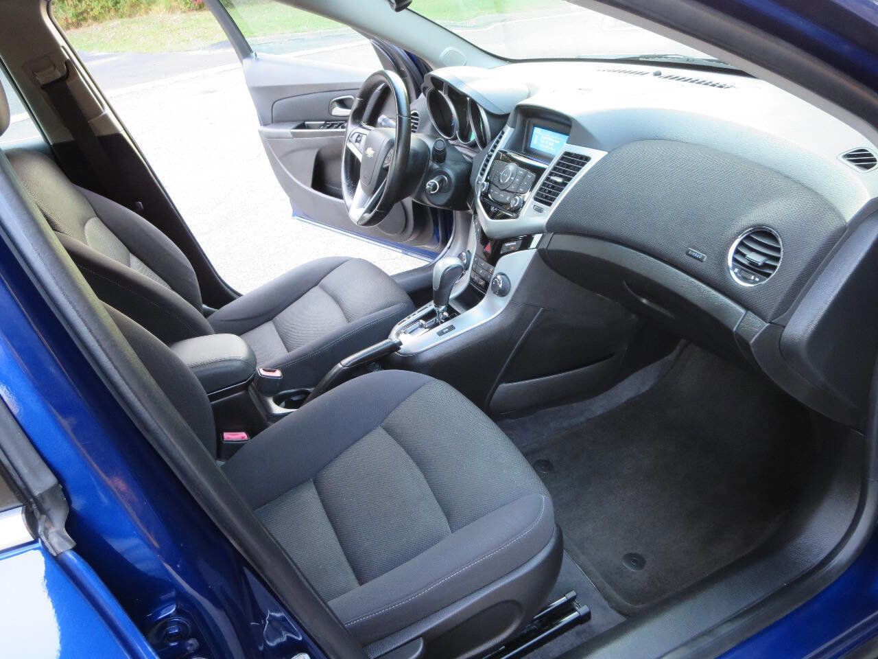Used 2012 Chevrolet Cruze LT image 28