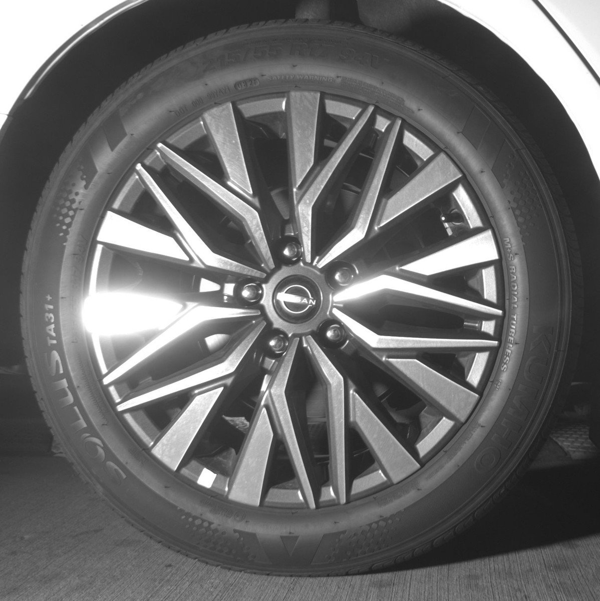 Used 2025 Nissan Altima 2.5 SV FWD image 15
