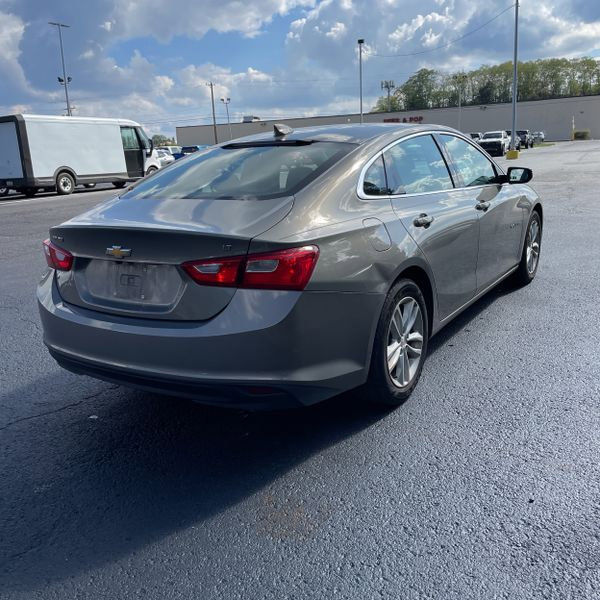 Used 2018 Chevrolet Malibu LT image 5
