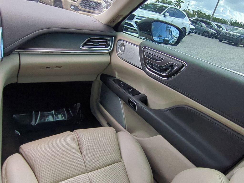 Used 2020 Lincoln Continental Reserve w/ Luxury Package image 15