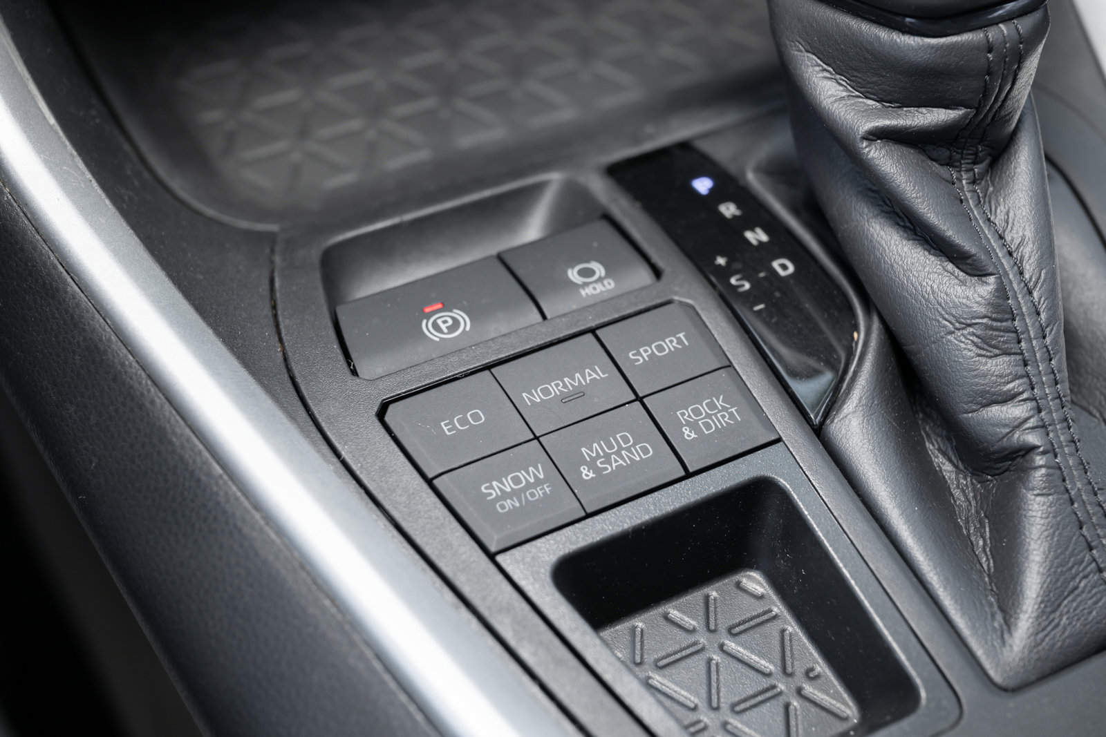 Used 2023 Toyota RAV4 XLE Premium image 33