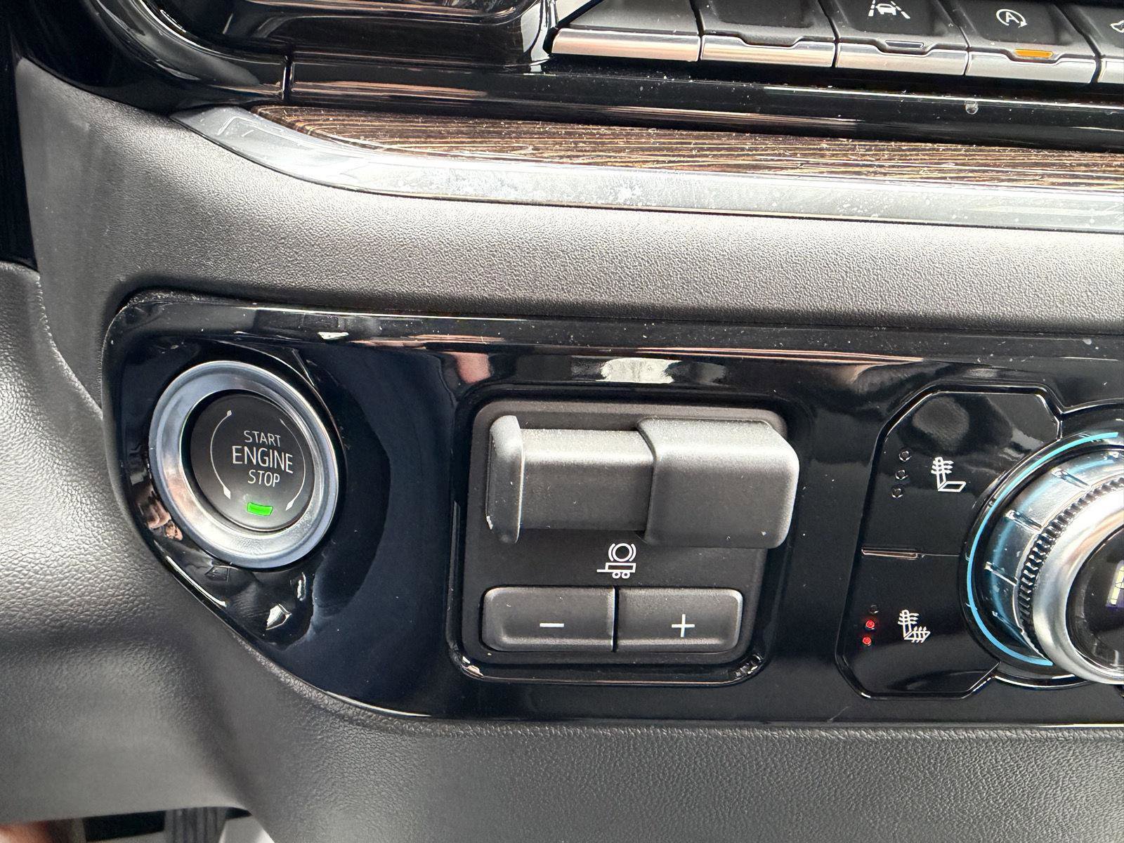 Used 2025 GMC Sierra 1500 Elevation image 13