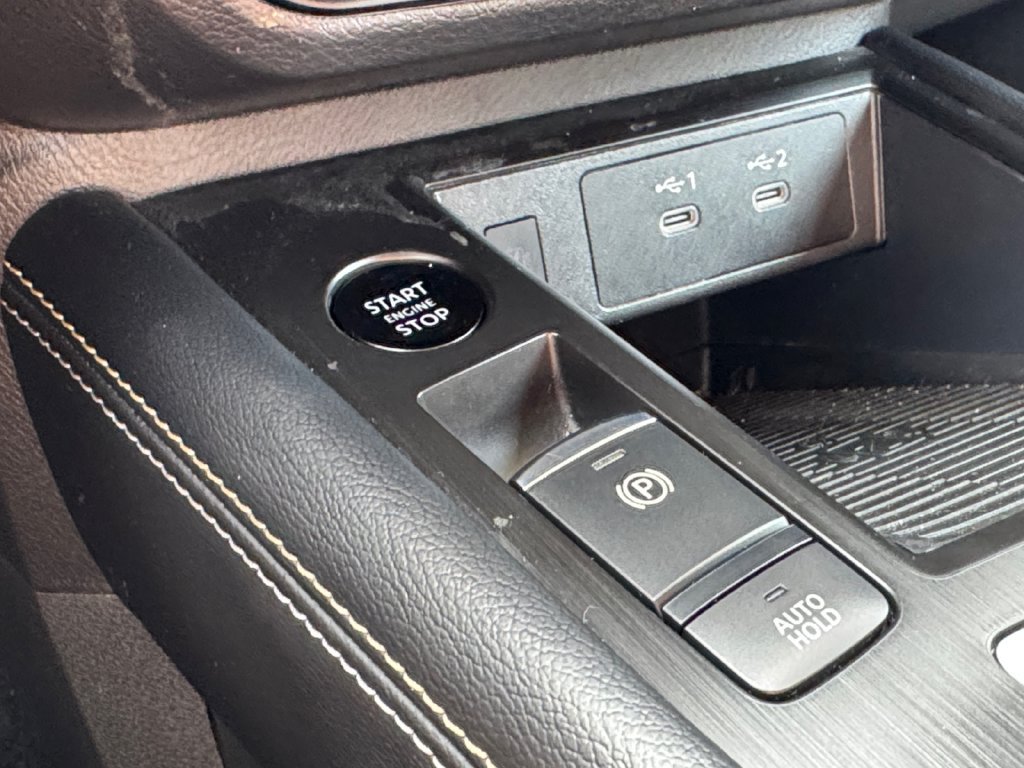 Used 2025 Nissan Kicks SV AWD/4WD image 32