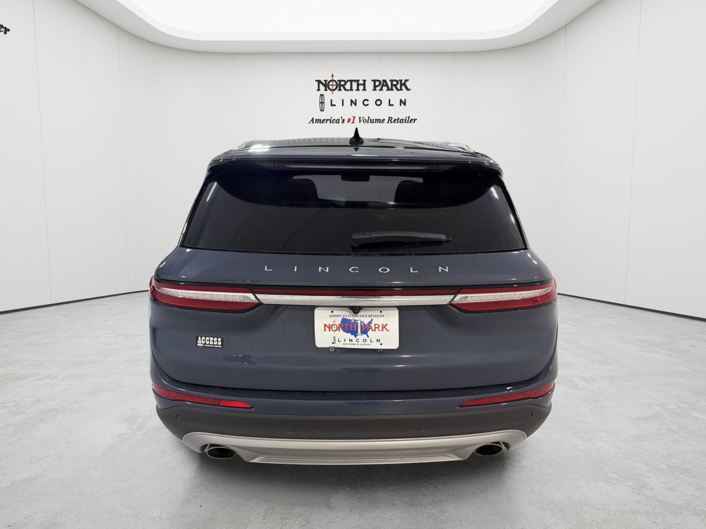 Used 2022 Lincoln Corsair FWD w/ Premium Package image 4