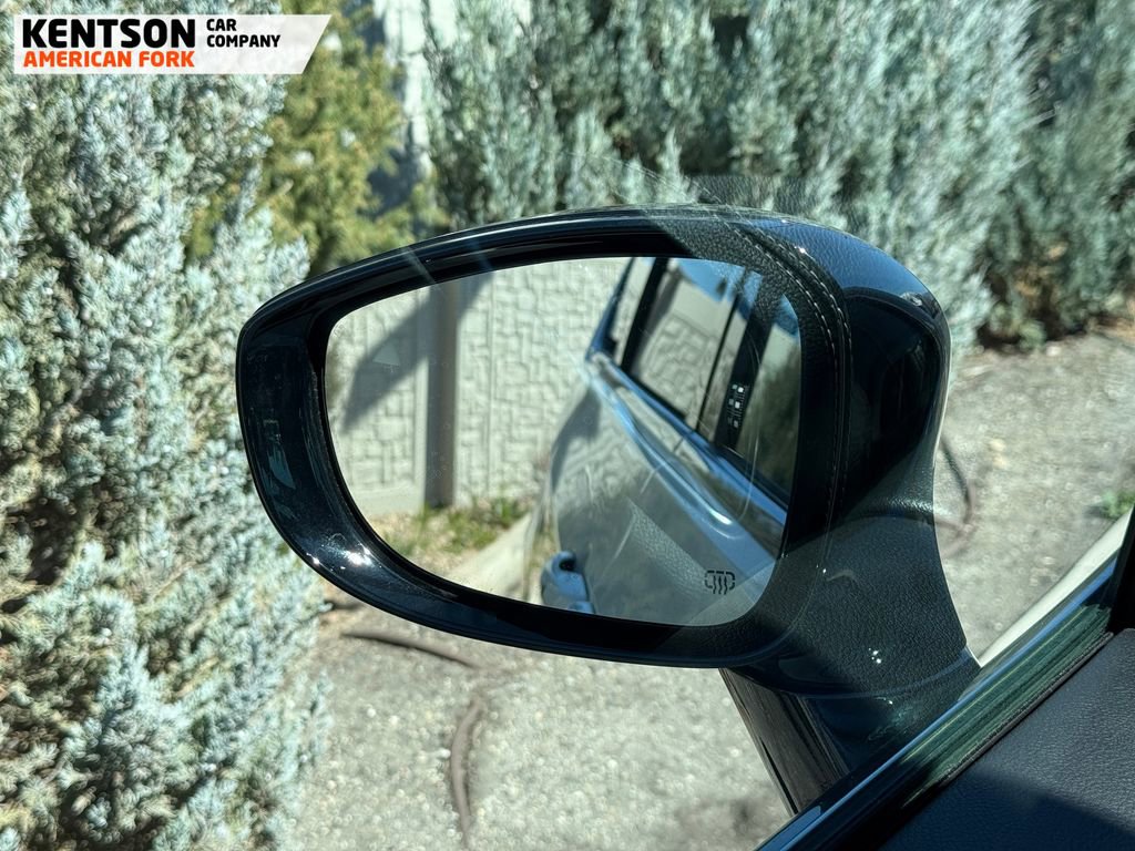 Used 2026 Chrysler Pacifica Limited image 26