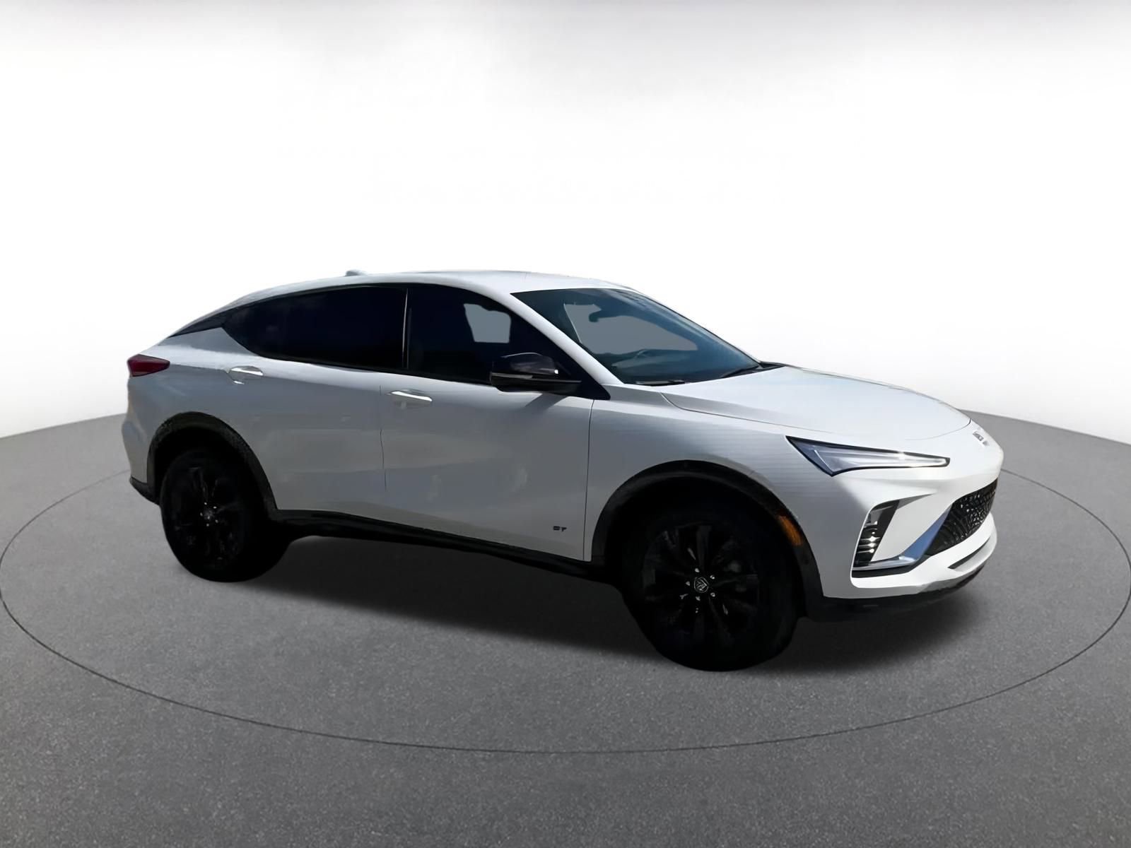 Used 2025 Buick Envista Sport Touring image 2