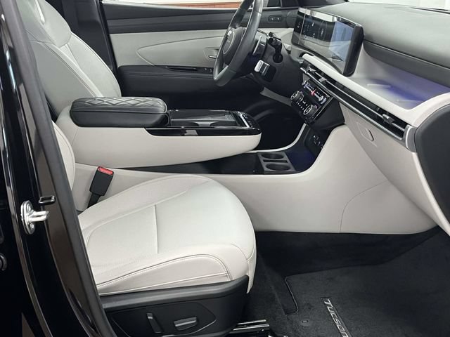 Certified 2025 Hyundai Tucson Limited AWD/4WD image 31