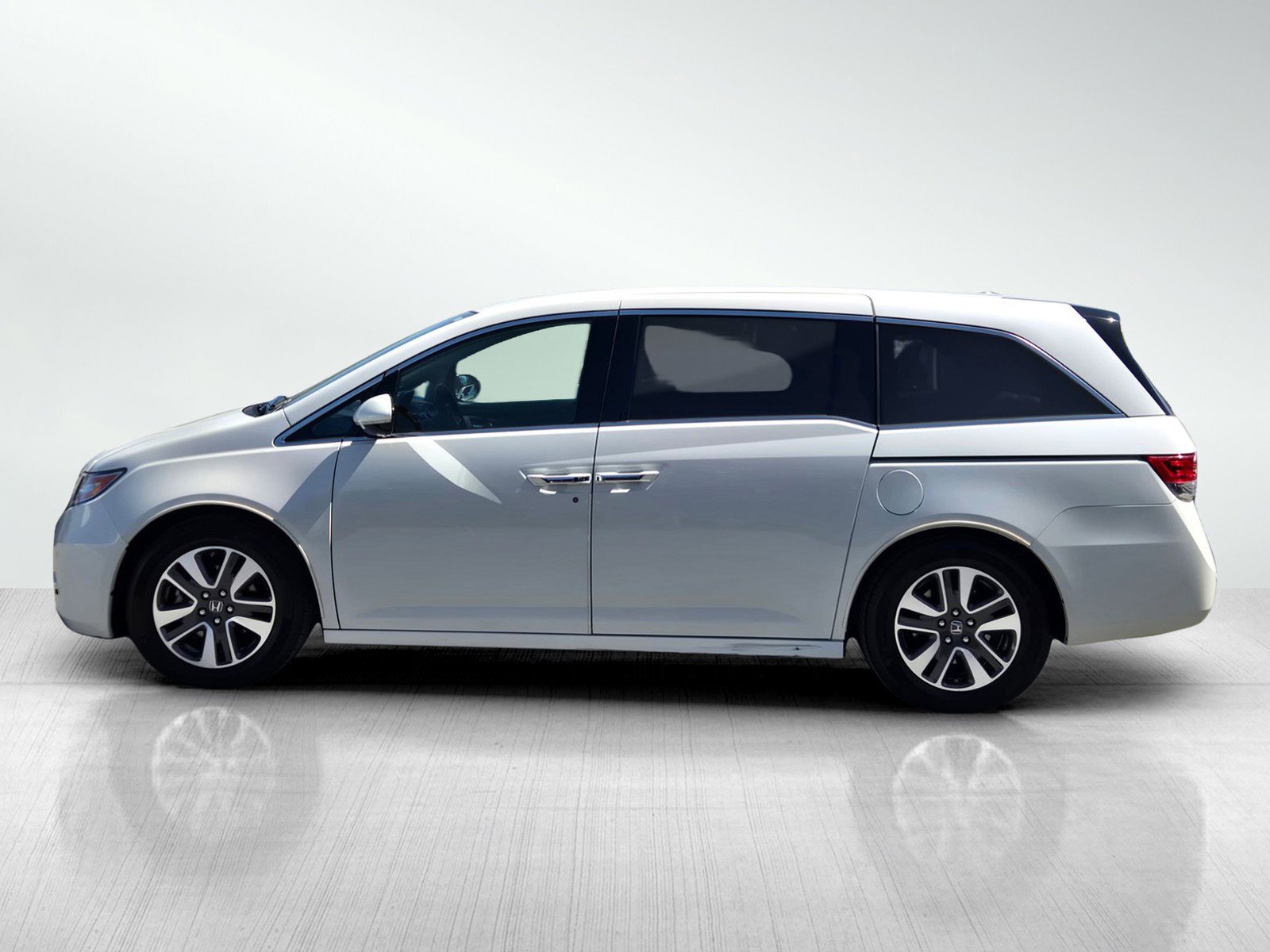 Used 2015 Honda Odyssey Touring image 7