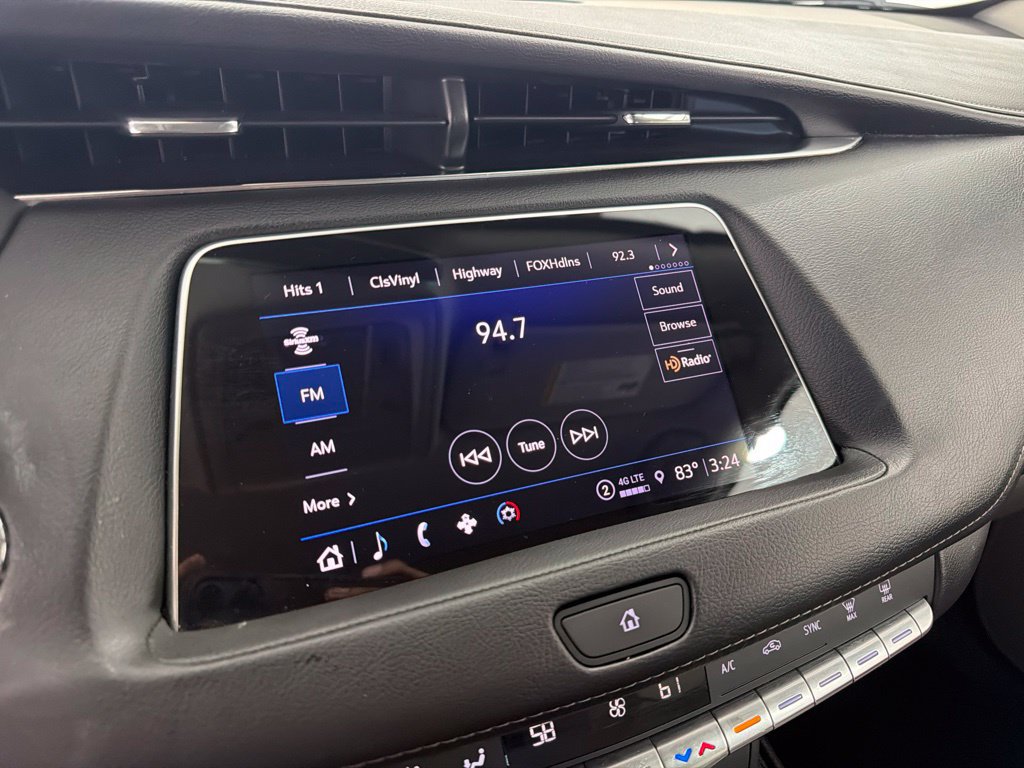 Used 2022 Cadillac XT4 Luxury w/ Driver Awareness Package FWD image 13
