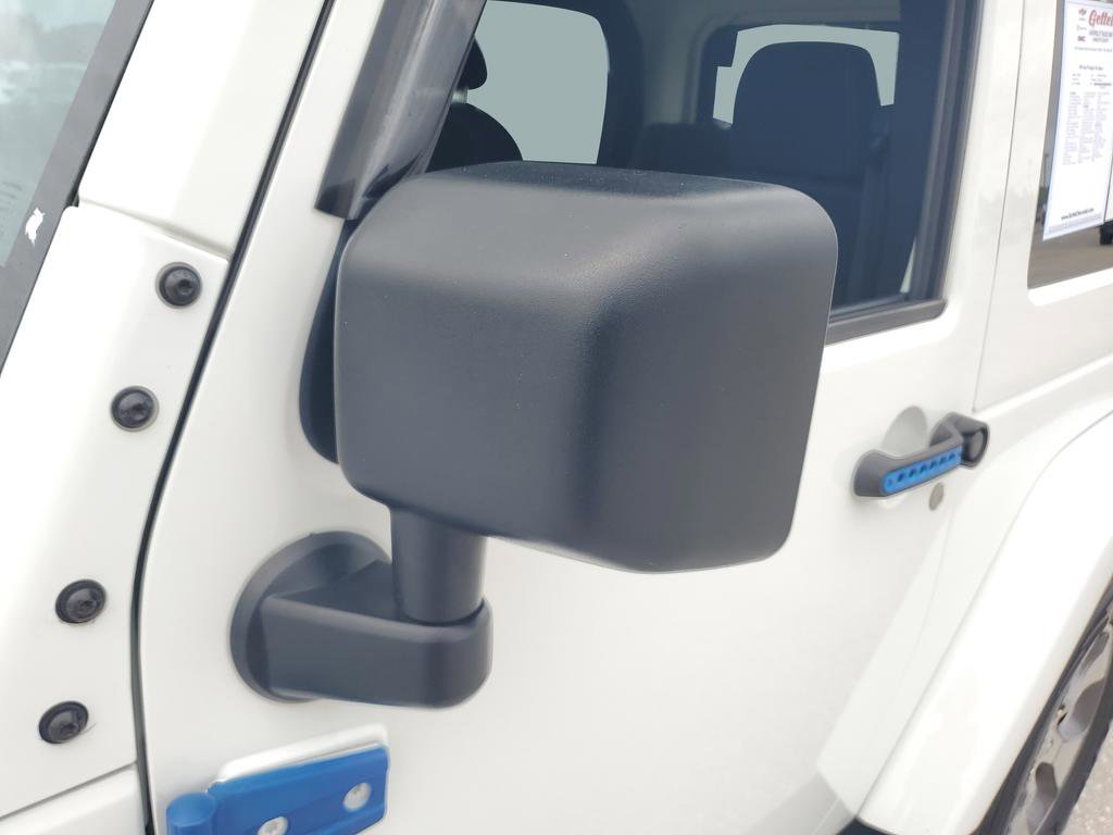 Used 2018 Jeep Wrangler Sahara w/ Connectivity Group AWD/4WD image 27