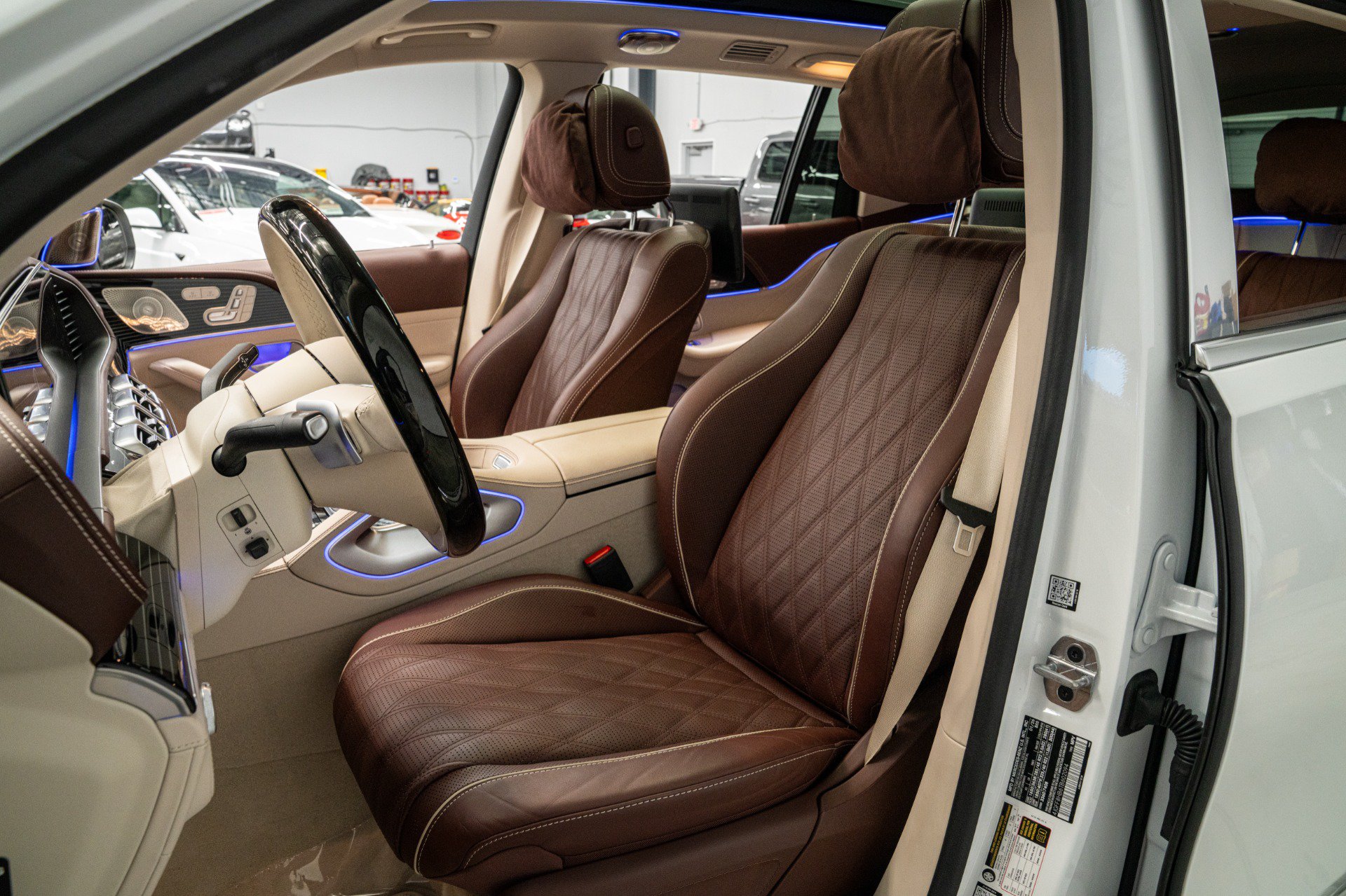 Used 2026 Mercedes-Benz Maybach GLS 600 4MATIC image 23