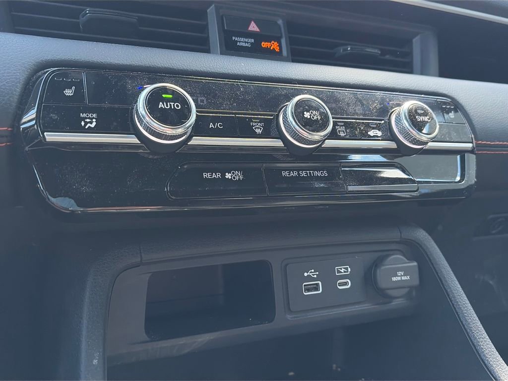 Used 2025 Honda Pilot Sport image 22