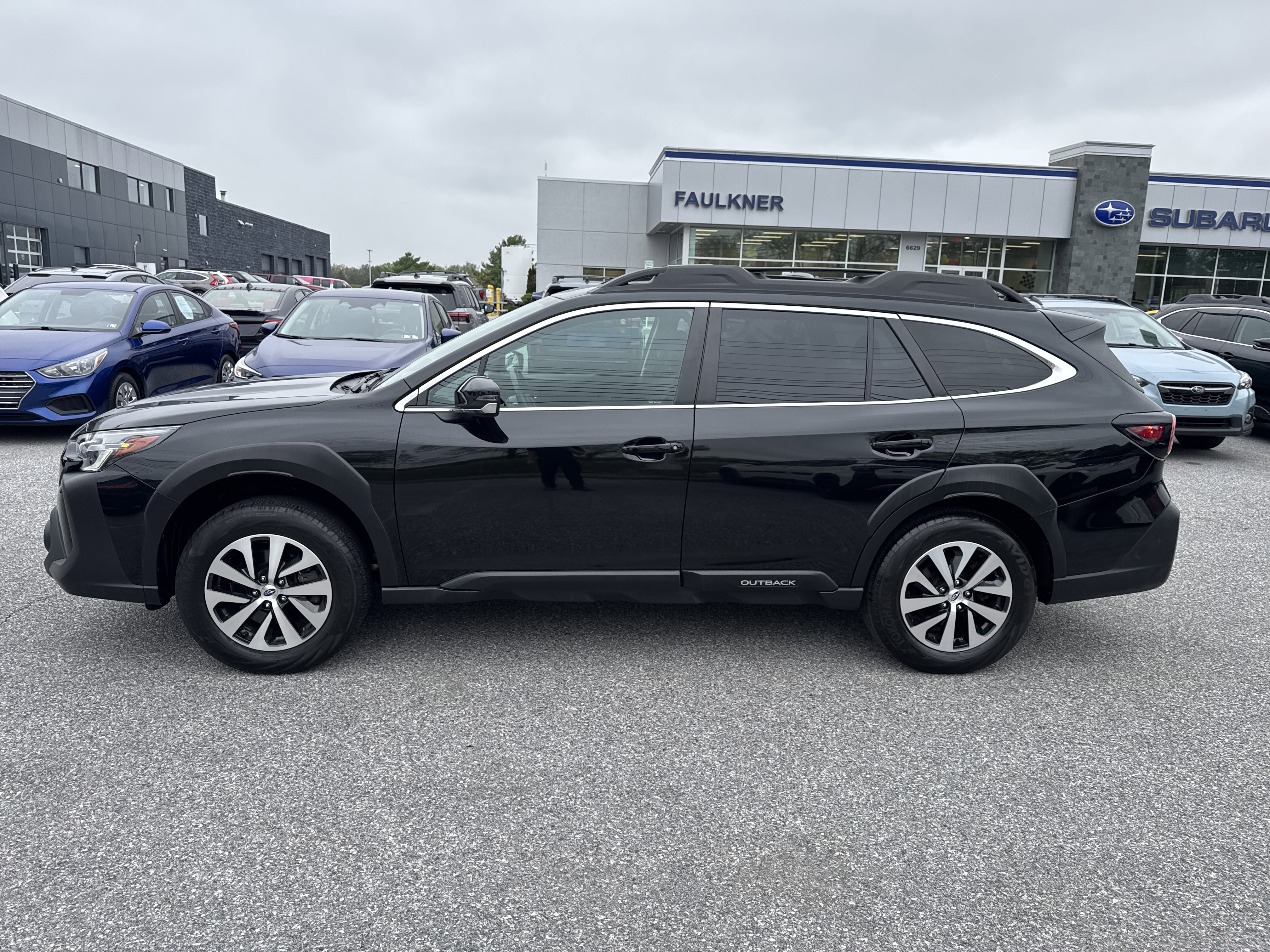 Certified 2023 Subaru Outback Premium AWD/4WD image 18