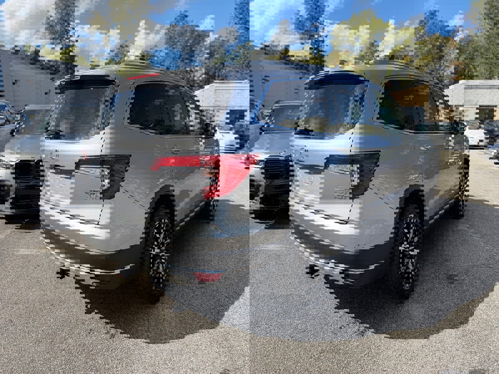 Used 2022 Honda Pilot Touring image 3