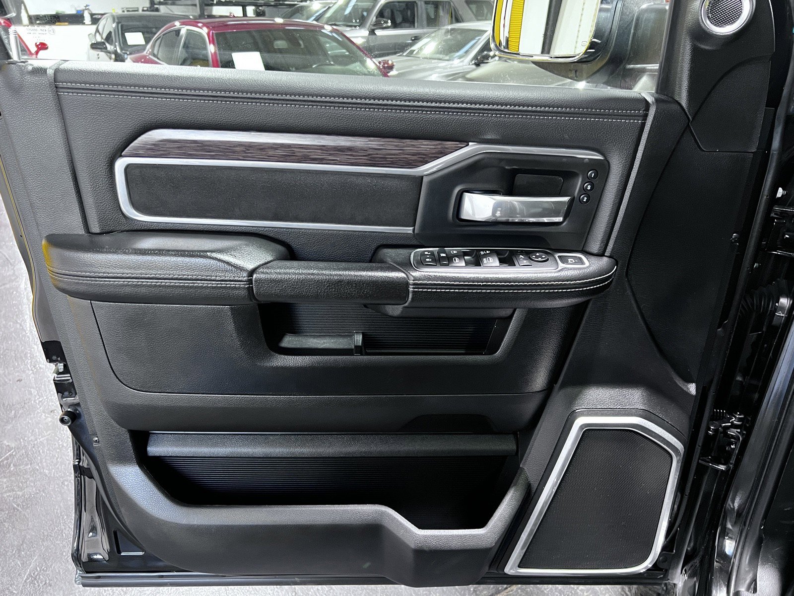 Used 2020 RAM 3500 Laramie image 26