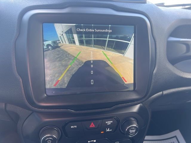 Used 2021 Jeep Renegade Latitude w/ Sun & Sound Group FWD image 19
