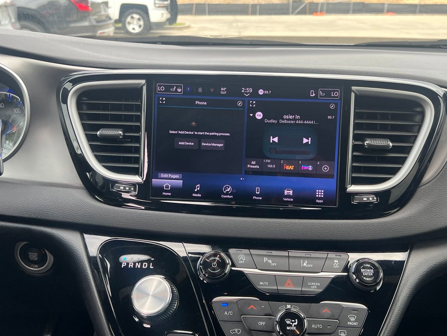 Used 2025 Chrysler Pacifica Select FWD image 10