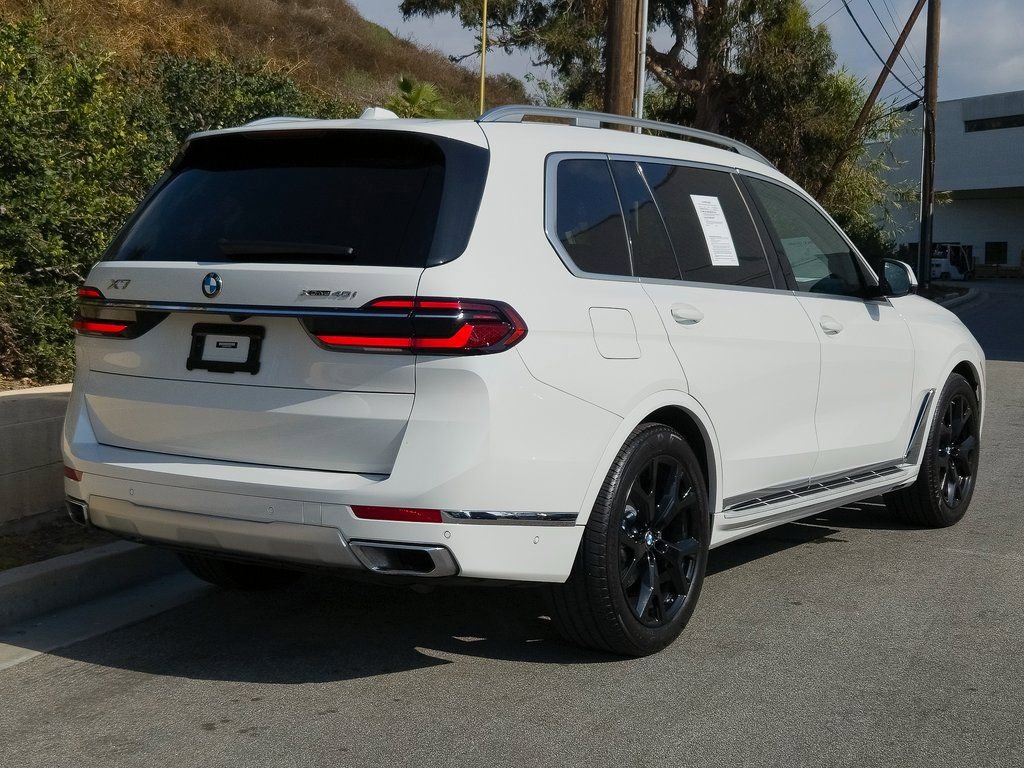 Used 2023 BMW X7 xDrive40i w/ Climate Comfort Package image 5