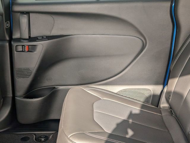 New 2026 Chrysler Pacifica Select image 25