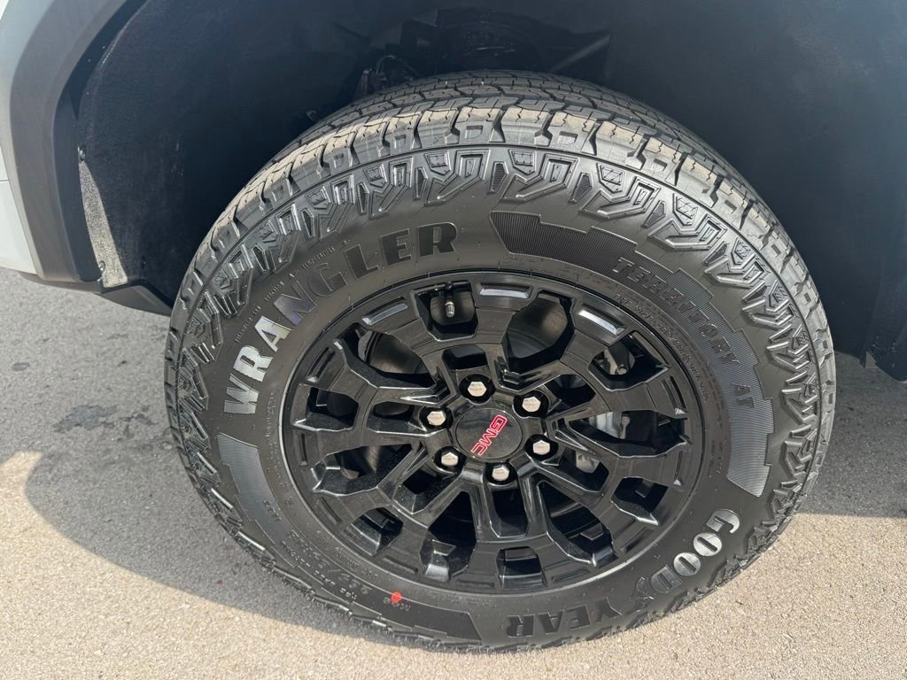 New 2026 GMC Canyon Elevation w/ Convenience Package image 33