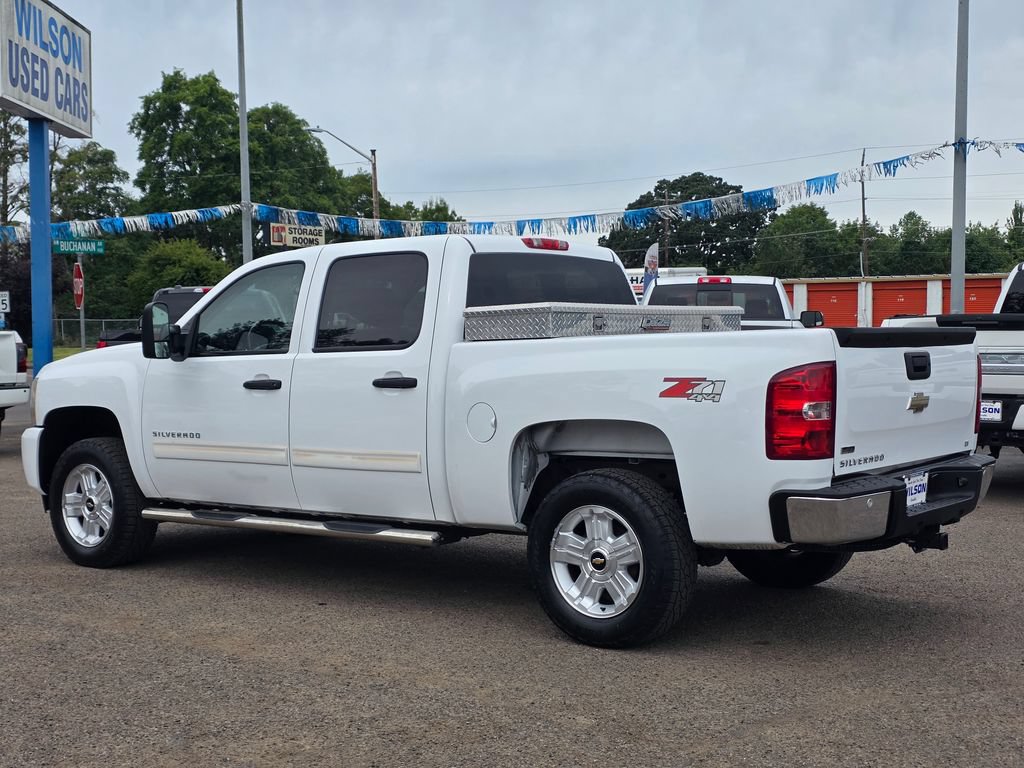 Used 2011 Chevrolet Silverado 1500 LT w/ All-Star Edition AWD/4WD image 2