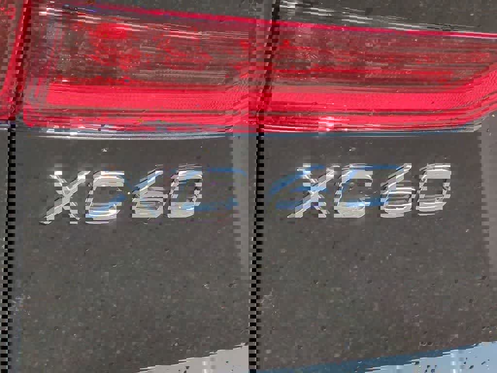 Used 2026 Volvo XC60 B5 Plus w/ Protection Package Premier image 12