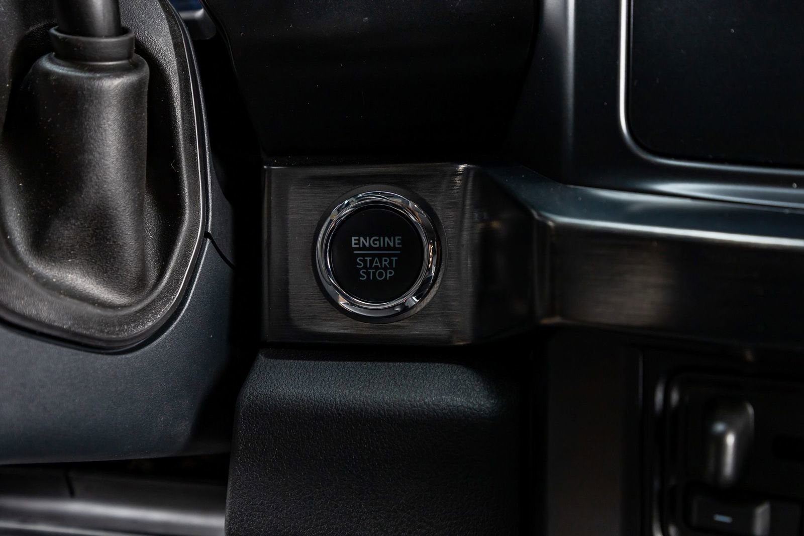 Used 2025 Ford F350 Lariat w/ Black Appearance Package image 23