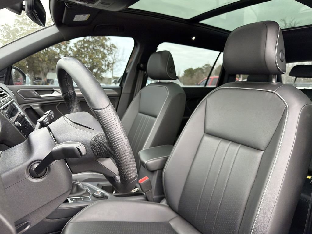 Used 2024 Volkswagen Tiguan SE R-Line image 12