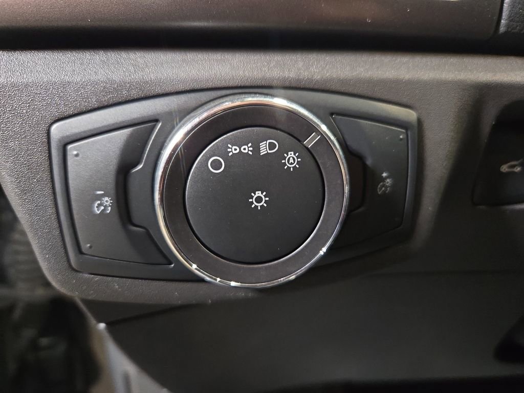 Used 2014 Ford Fusion SE image 25