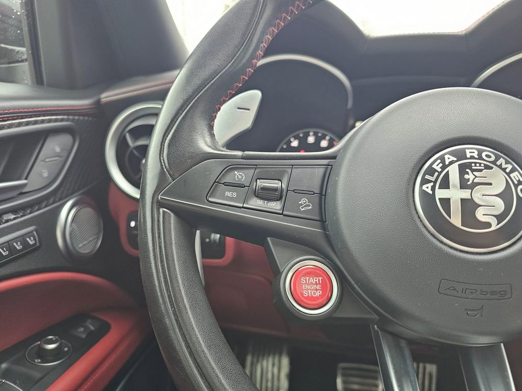 Used 2019 Alfa Romeo Stelvio Quadrifoglio image 35