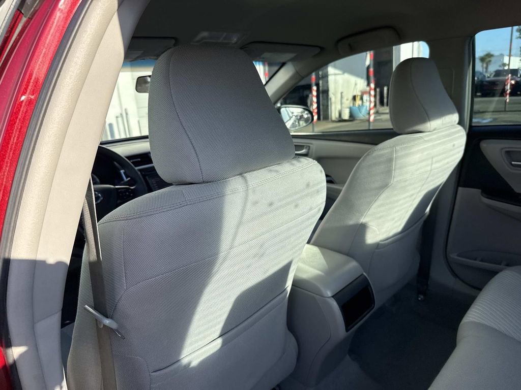 Used 2016 Toyota Camry LE FWD image 15