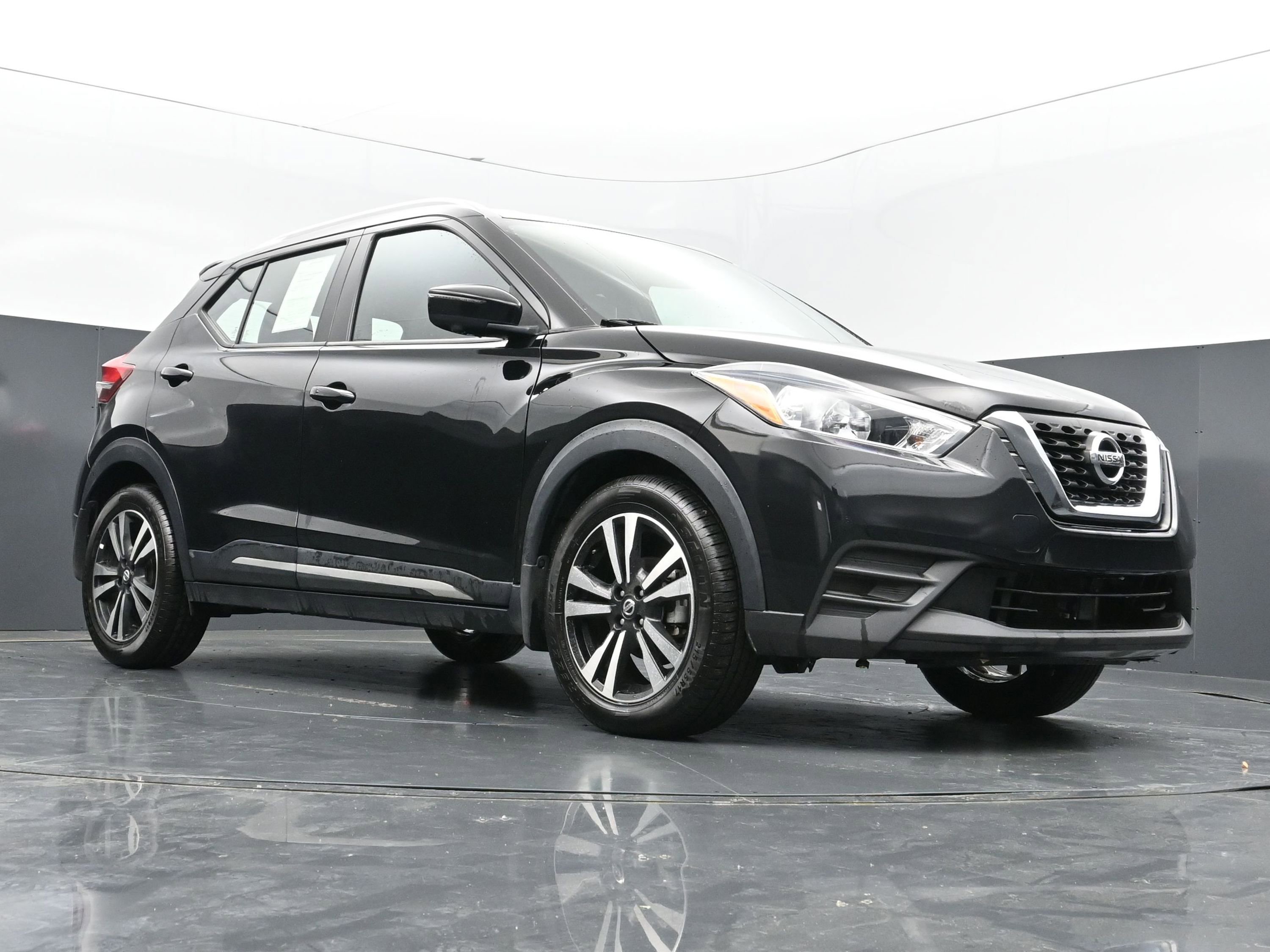 Used 2020 Nissan Kicks SR w/ SR Premium Package image 39