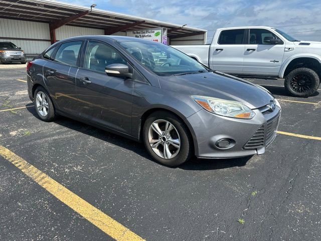 Used 2014 Ford Focus SE w/ SE Winter Package FWD image 6