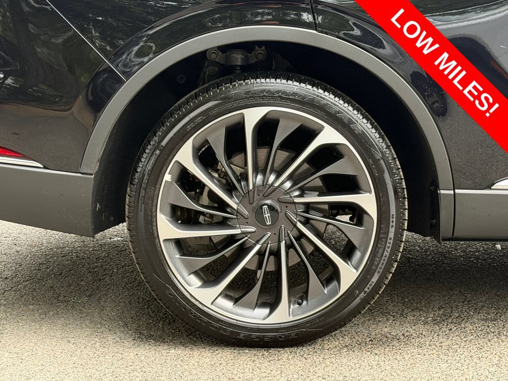 Used 2025 Lincoln Aviator Reserve AWD/4WD image 9