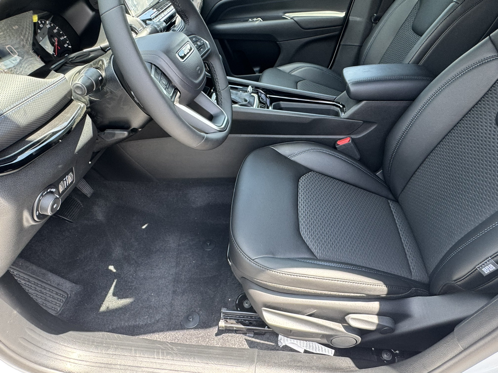 New 2026 Jeep Compass Latitude AWD/4WD image 9