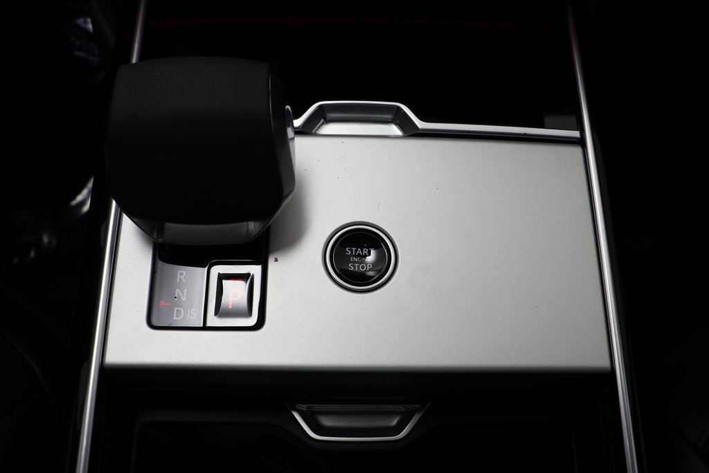 New 2025 Land Rover Range Rover Long Wheelbase SE image 14