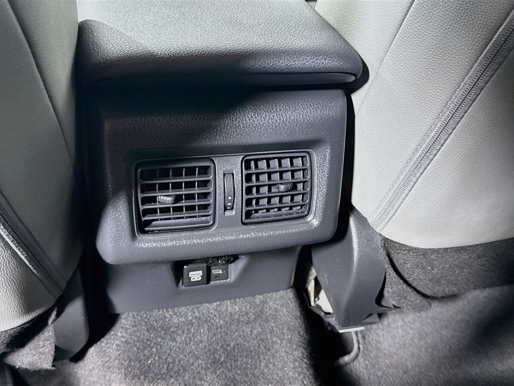 Used 2026 Toyota Camry SE FWD image 23