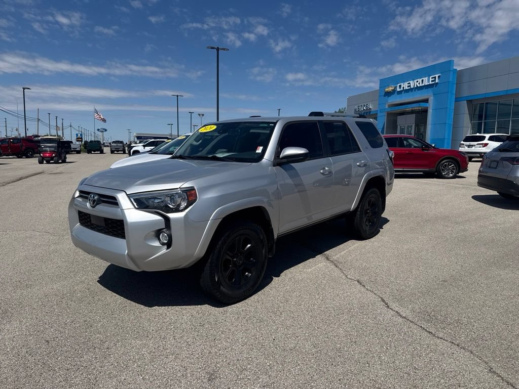 Used 2020 Toyota 4Runner SR5 AWD/4WD image 34
