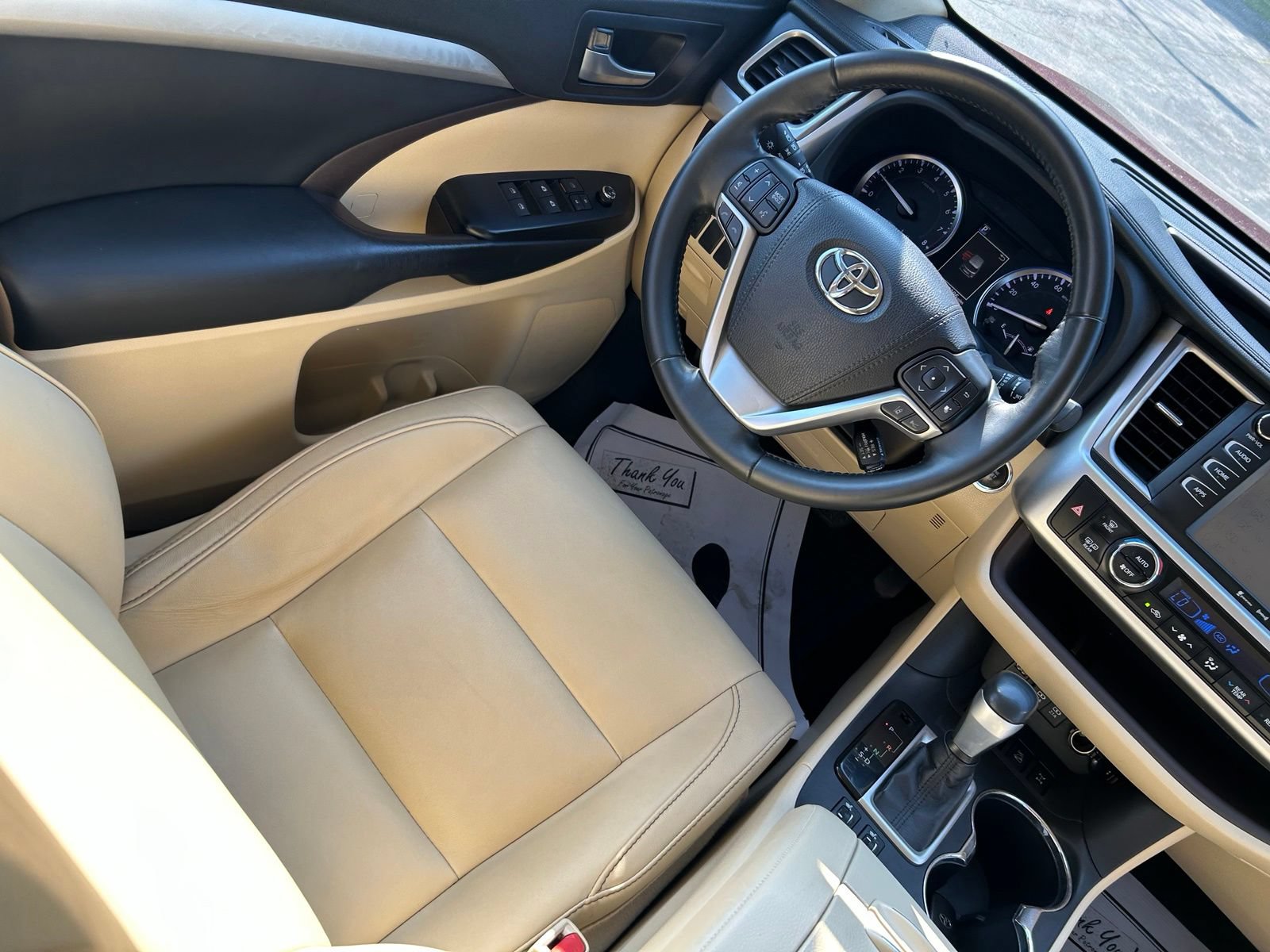 Used 2018 Toyota Highlander XLE AWD/4WD image 27
